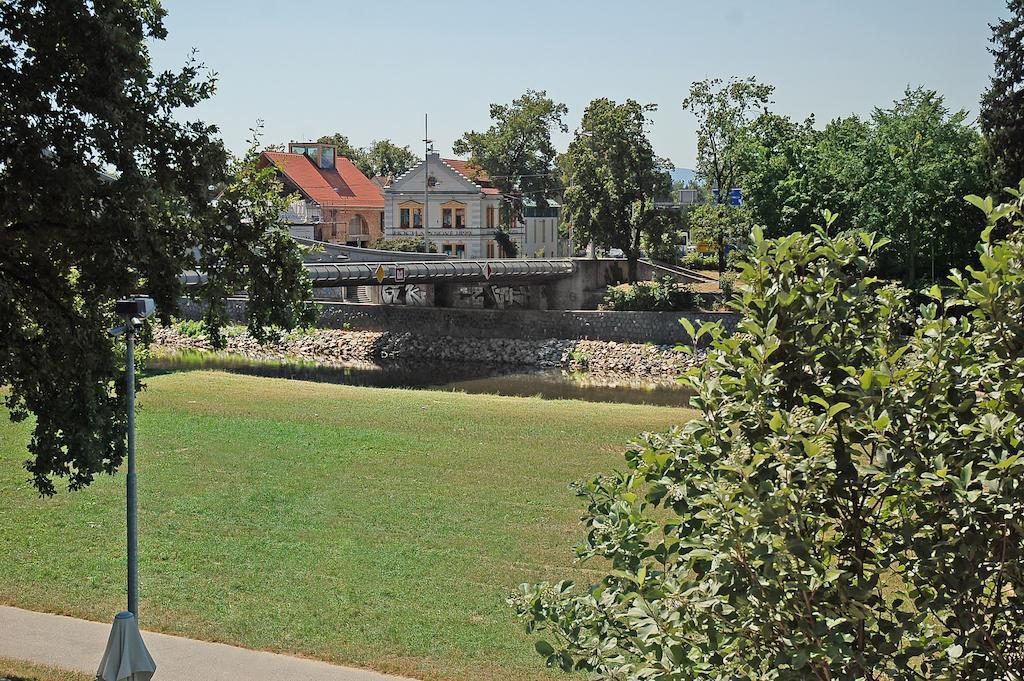 Atelier Lanna Panzió Ceske Budejovice Kültér fotó